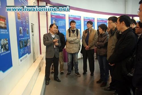 英国上市公司官网365自动化学院考察团了解东莞工研院为学校培育和发展新能源装备、物联网技术等方面情况.jpg